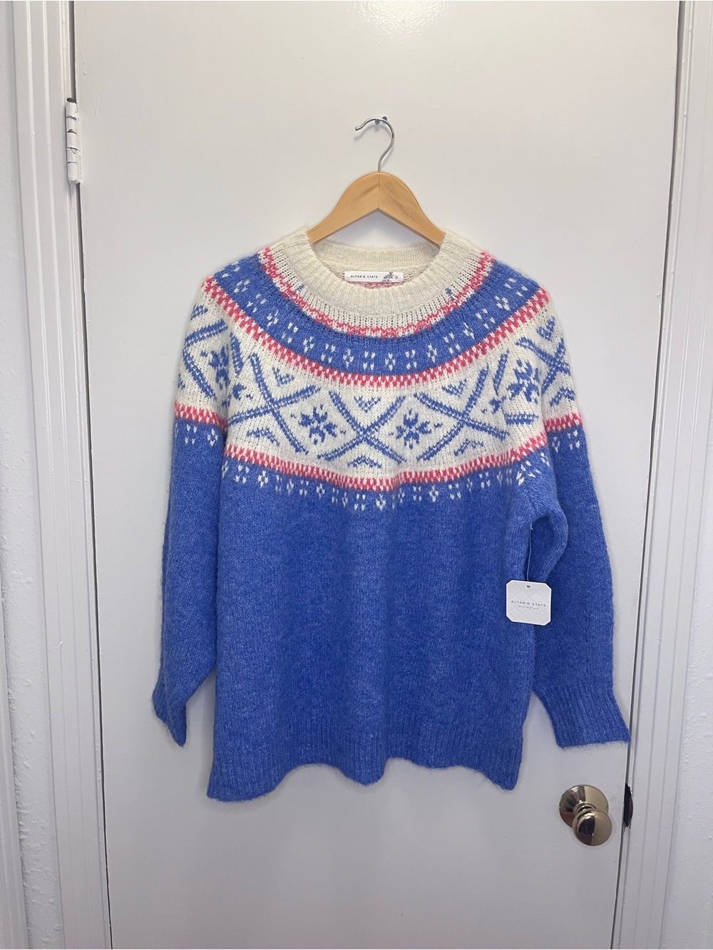 Altar’d State Women’s Blue Fair Isle Sweater with Cream & Pink NWT